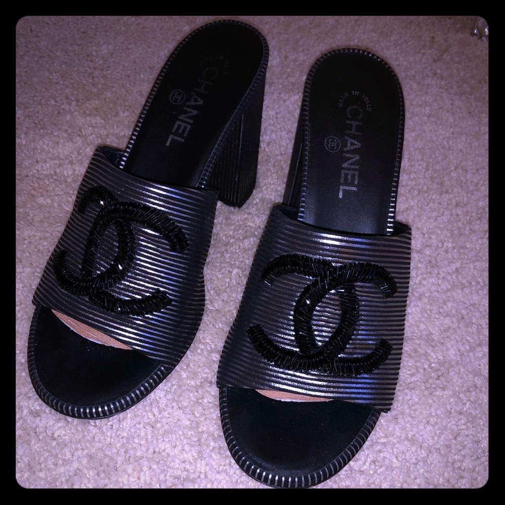 NEW Chanel slides